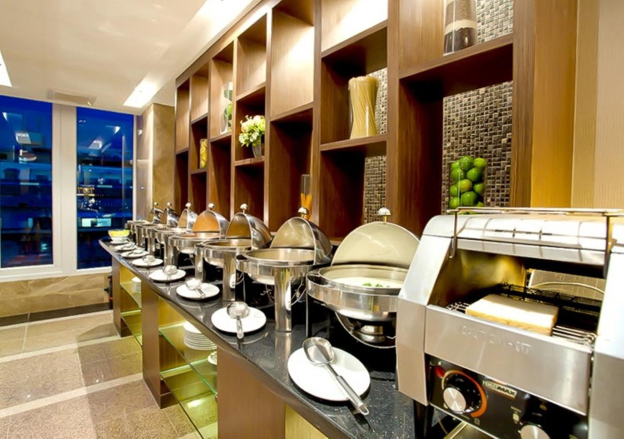 Intimate Hotel Pattaya - Sha Extra Plus Exterior foto